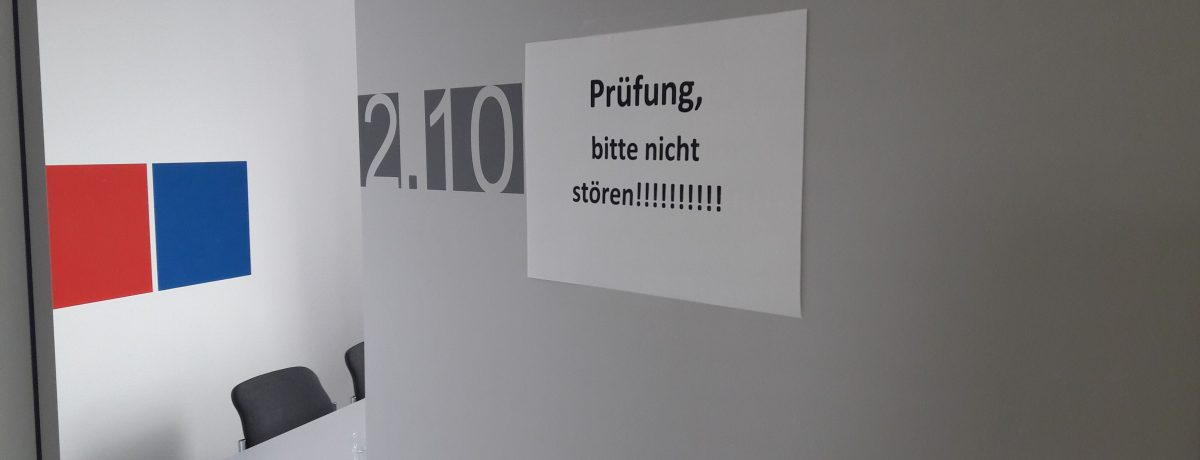 Ausbildung fängt mit dem Schulabschluss an